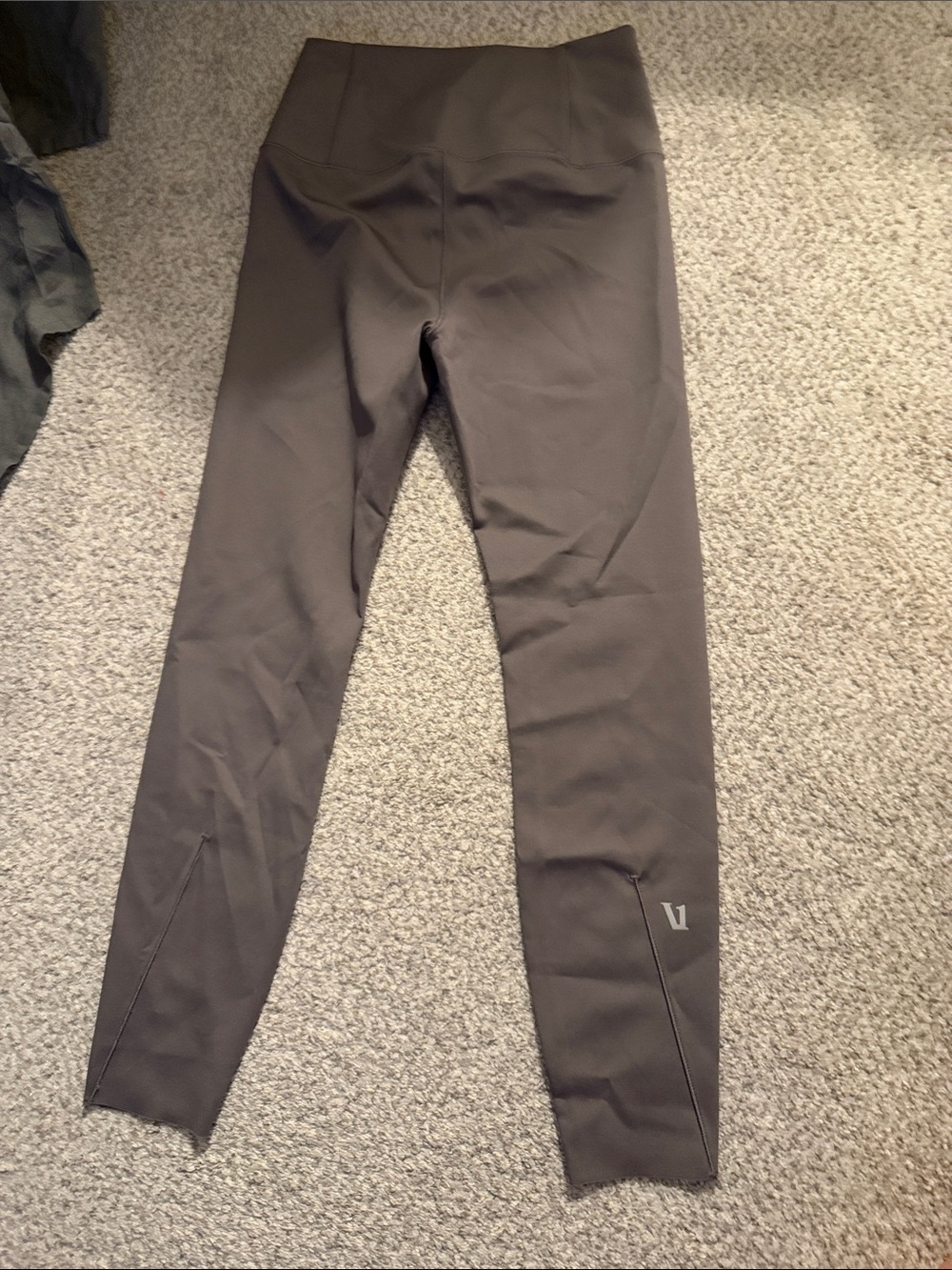 Vuori Evolve 7/8 Leggings MEDIUM - Picture 3 of 6